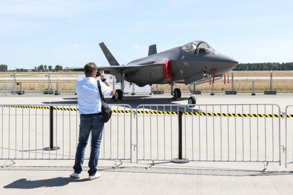 瑞银投资 英国拟购12架可携带核弹的美制F-35A战斗机