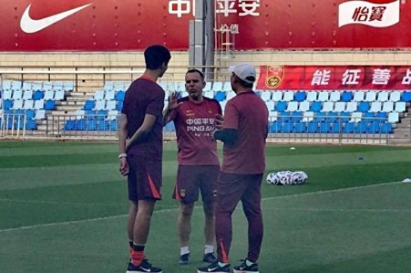 君子配资 新国足大连开练 久尔杰维奇：非常开心接受这个任务