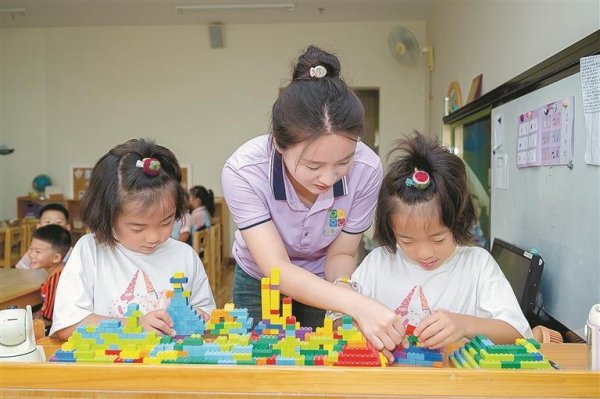 亦丰策略 从“付费者”到教育合伙人